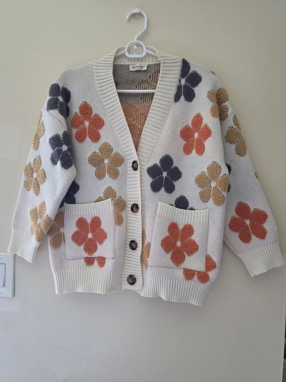 Anna-Kaci Women's Button-Up Knit Cardigan with Floral Print and Front Pockets - Picture 4 of 7